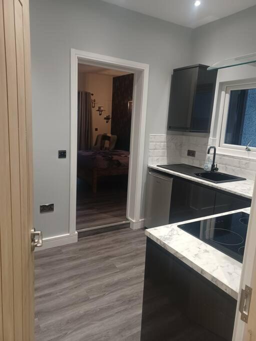 Beautiful Masons Hideaway Studio Apartment Bridgend (Wales) Exterior foto