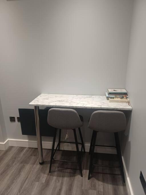 Beautiful Masons Hideaway Studio Apartment Bridgend (Wales) Exterior foto
